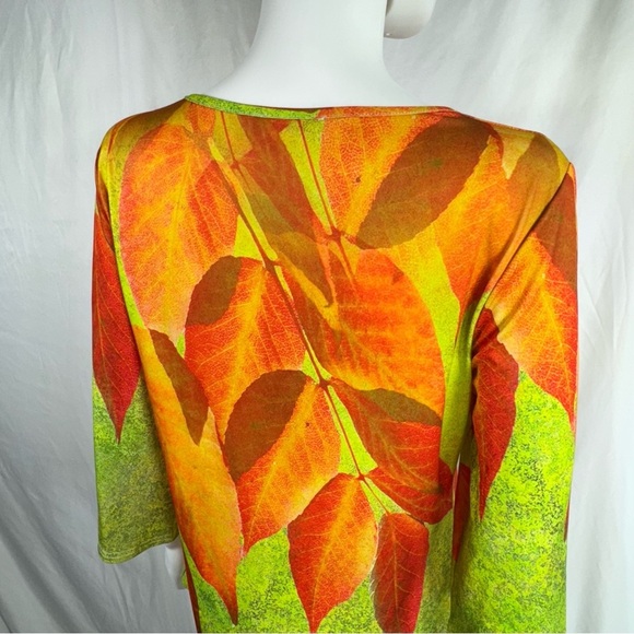 Lily by Firmiana Bright Leaf Pattern 3/4 Sleeve Tunic Top - Picture 4 of 7